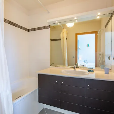 Les Coralines By Interhome Les Issambres